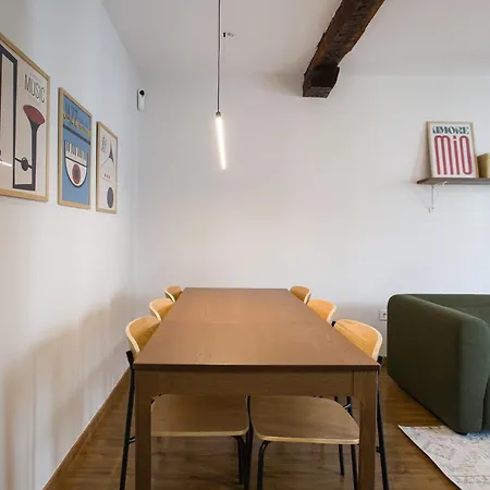 Spacious Near Casco Viejo בילבאו