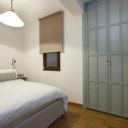 Spacious Near Casco Viejo בילבאו